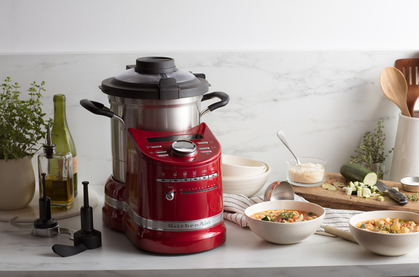 Come home to dinner with a 6-quart slow cooker with Easy Serve Lid from KitchenAid.